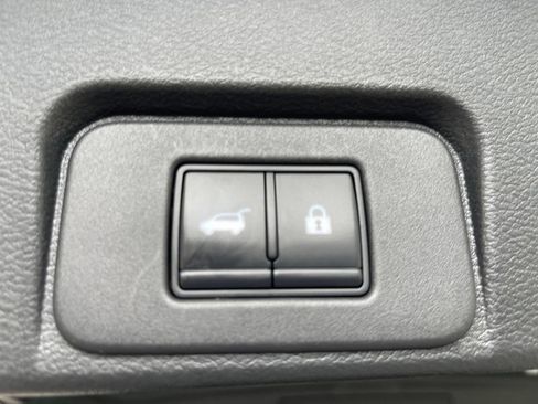 Used 2021 Nissan Rogue Platinum AWD/4WD image 25