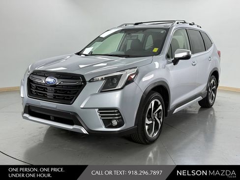 Used 2024 Subaru Forester Touring w/ Convenience Package AWD/4WD image 1