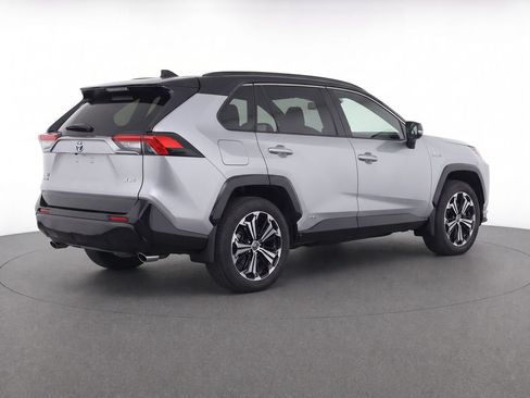 Used 2024 Toyota RAV4 XSE w/ Weather Package AWD/4WD image 6
