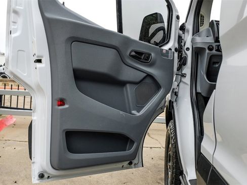 Used 2019 Ford Transit 350 XLT image 40