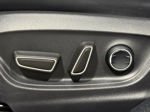 Used 2017 Toyota Prius Four w/ Premium Convenience Package image 20