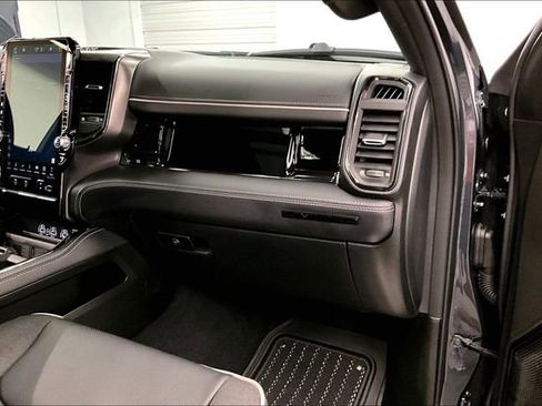 Used 2026 RAM 1500 Limited AWD/4WD image 19