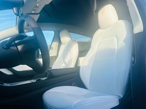 Used 2021 Tesla Model Y Performance image 21