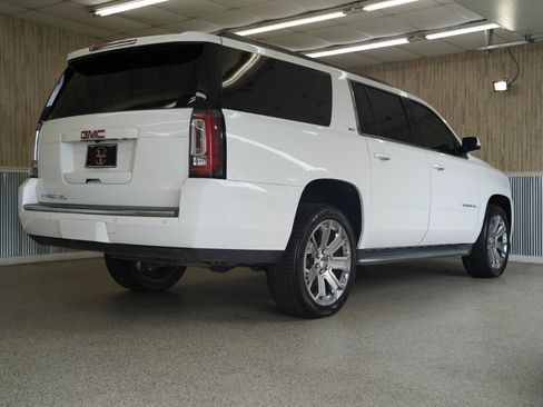 Used 2017 GMC Yukon XL SLT AWD/4WD image 10
