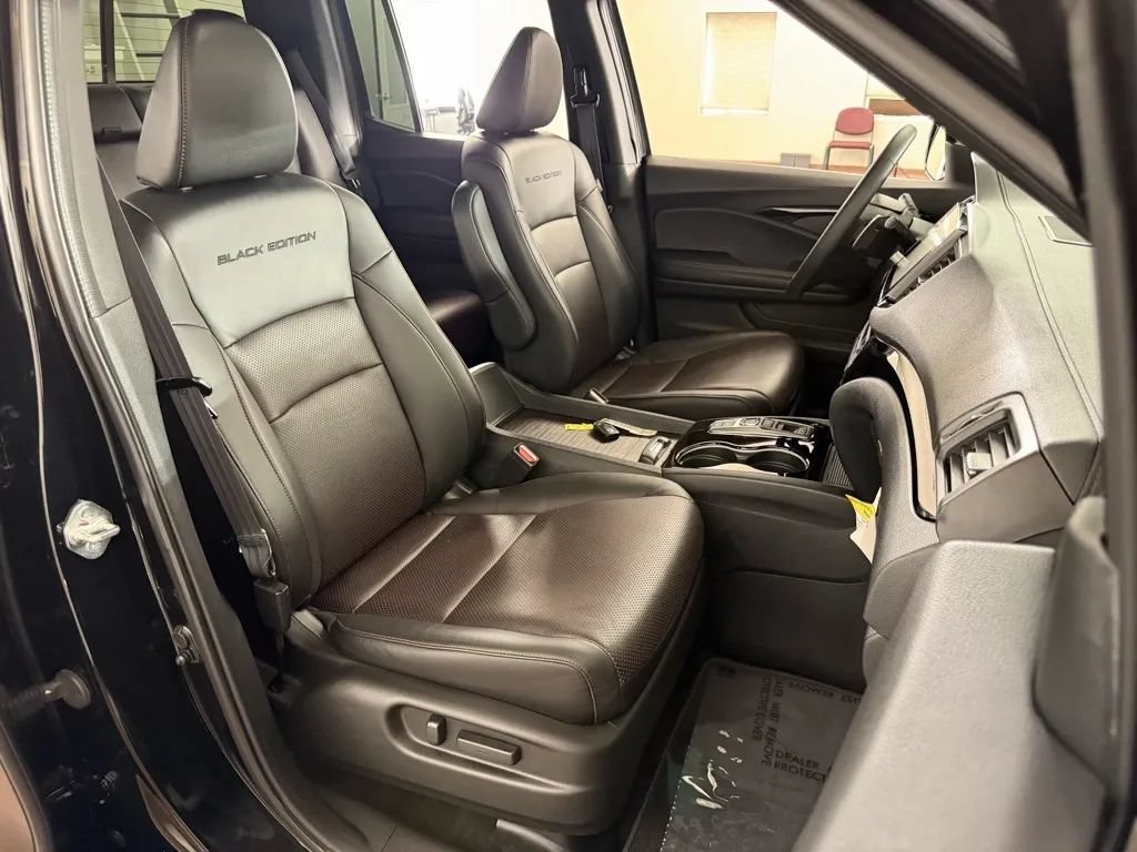 Used 2023 Honda Ridgeline Black Edition image 38