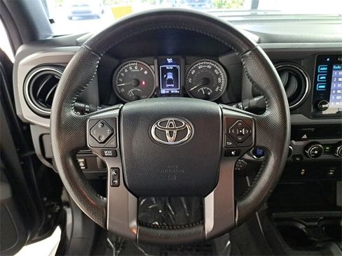 Used 2016 Toyota Tacoma TRD Sport image 26