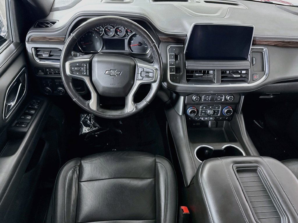 Used 2021 Chevrolet Tahoe Z71 w/ Luxury Package AWD/4WD image 3