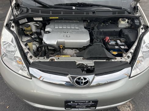 Used 2010 Toyota Sienna XLE Limited FWD image 23