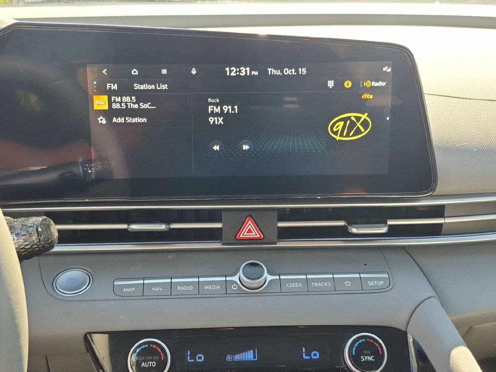 Used 2025 Hyundai Elantra SEL FWD image 19