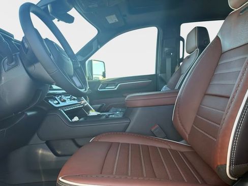 New 2026 GMC Sierra 2500 Denali Ultimate AWD/4WD image 17
