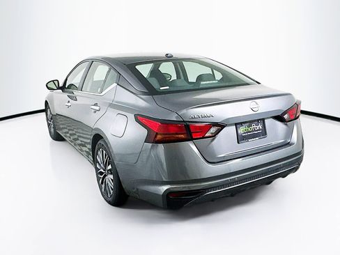 Used 2025 Nissan Altima 2.5 SV FWD image 5