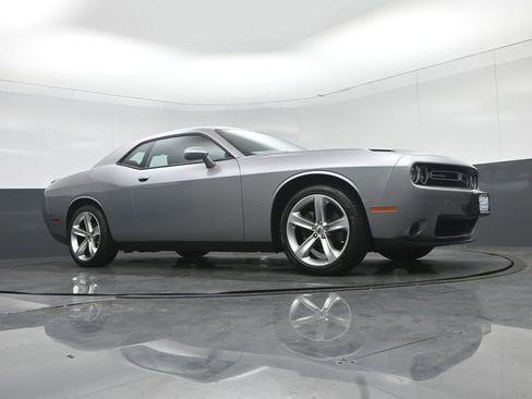 Used 2018 Dodge Challenger SXT w/ Super Sport Group (SS/T) image 46
