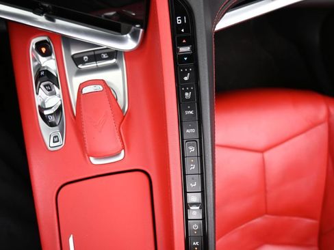 Used 2021 Chevrolet Corvette Stingray Preferred Conv w/ Z51 Performance Package RWD image 19