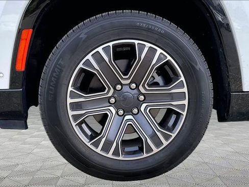 Used 2024 Jeep Wagoneer L Series II w/ Flexible Seating Group image 22