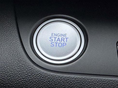 Certified 2025 Hyundai Elantra SEL image 23