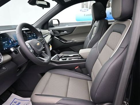 New 2026 Chevrolet Equinox LT w/ Convenience Package II image 13