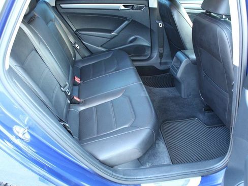 Used 2017 Volkswagen Passat 1.8T R-Line FWD image 20