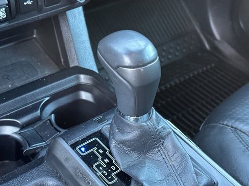 Used 2021 Toyota Tacoma TRD Off-Road image 23