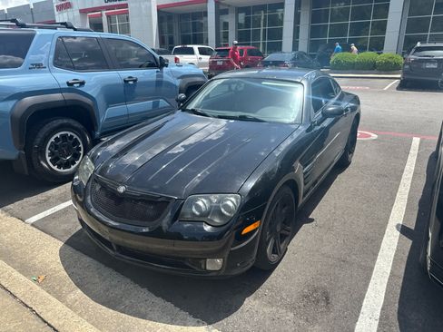 Used 2004 Chrysler Crossfire Coupe RWD image 2
