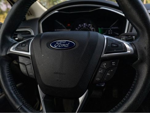 Used 2017 Ford Fusion SE w/ Equipment Group 201A FWD image 30