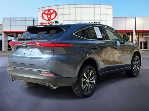 Used 2021 Toyota Venza LE image 4