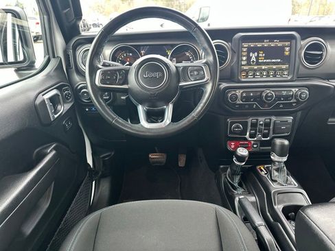 Used 2023 Jeep Wrangler Unlimited Rubicon 4xe w/ Cold Weather Group AWD/4WD image 17