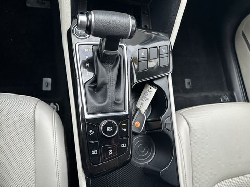 Used 2023 Kia Sportage EX image 44