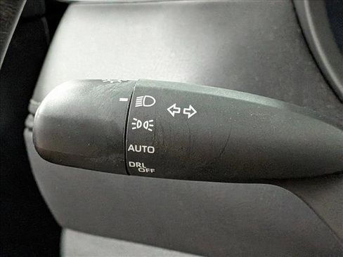 Used 2023 Toyota Venza LE image 9