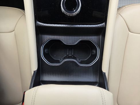 Used 2024 Jeep Grand Cherokee L Limited w/ Black Appearance Package image 31