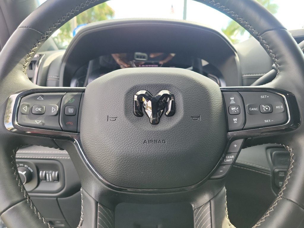 Used 2024 RAM 2500 Limited AWD/4WD image 15