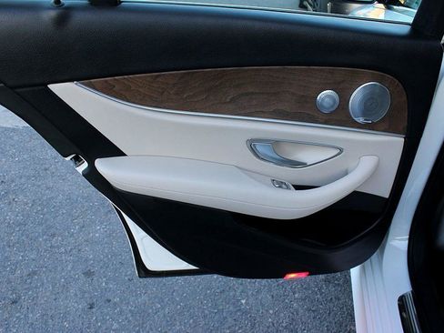 Used 2018 Mercedes-Benz E 300 image 14