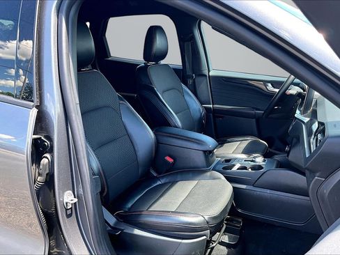 Used 2024 Ford Escape ST-Line w/ Tech Pack #1 AWD/4WD image 7