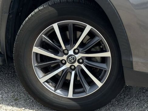 Used 2017 Toyota Highlander XLE image 37