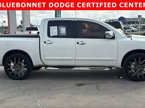 Used 2012 Nissan Titan SV image 6