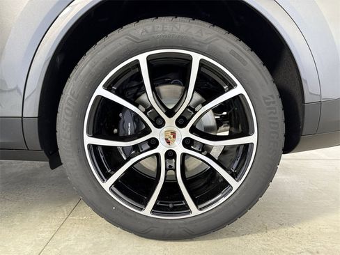 New 2026 Porsche Cayenne image 14
