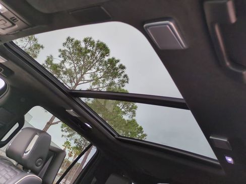 Used 2023 Cadillac Escalade ESV Sport Platinum image 19