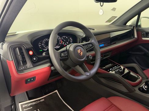 New 2026 Porsche Cayenne image 4