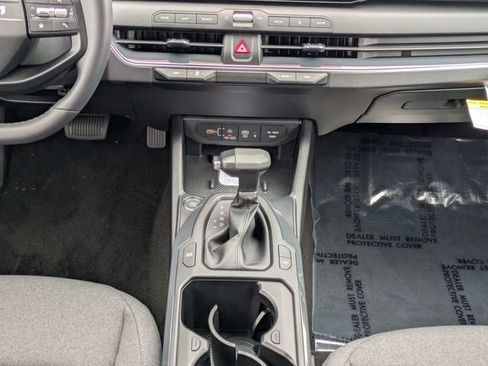 New 2025 Kia K4 EX image 18