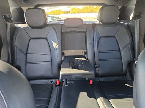 Used 2020 Porsche Cayenne S image 35