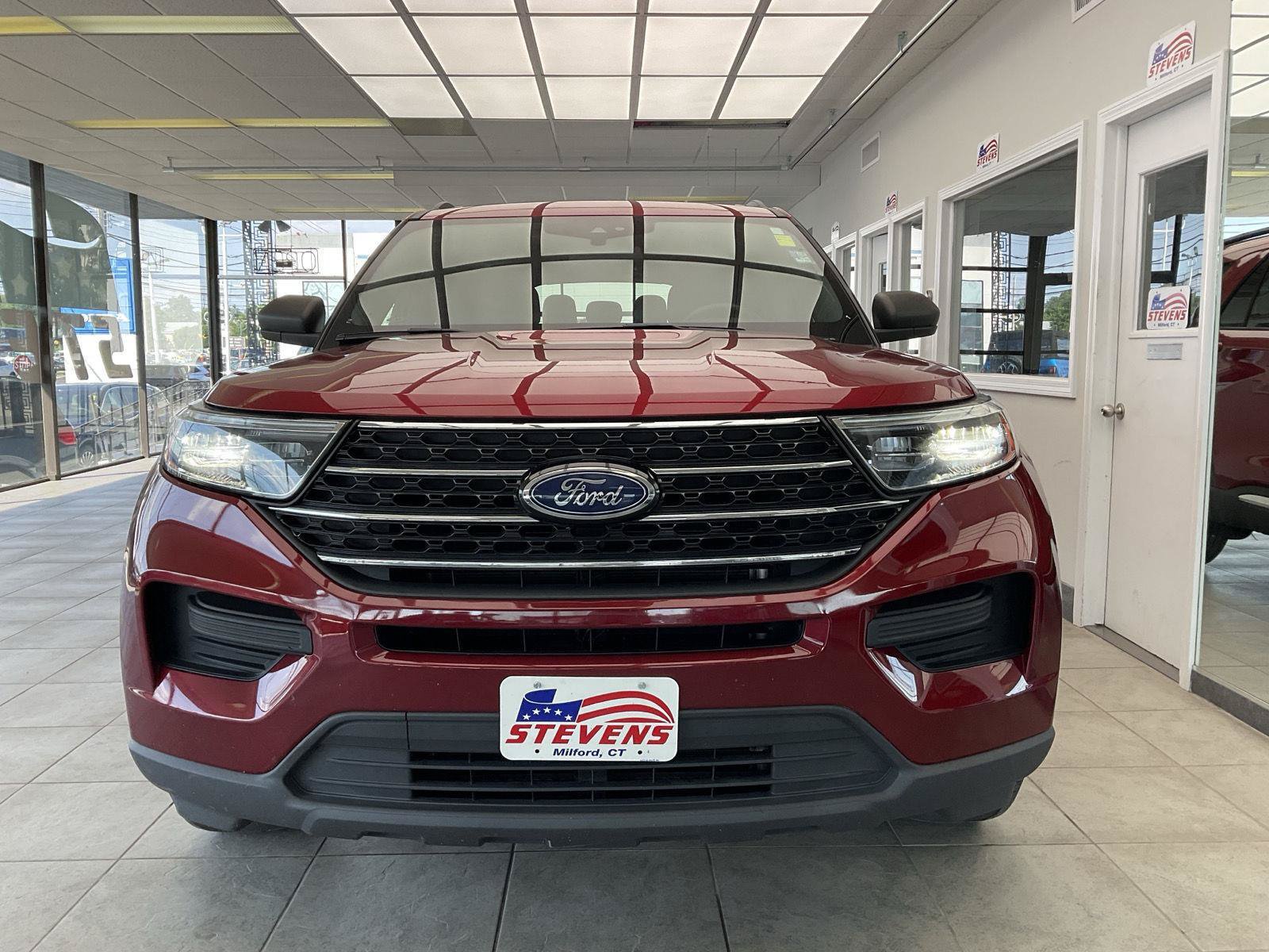 Used 2020 Ford Explorer XLT AWD/4WD image 2