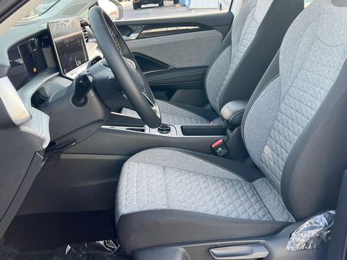 New 2025 Volkswagen Tiguan S image 17