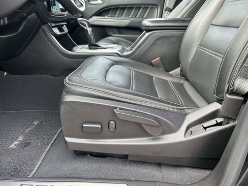 Used 2022 GMC Canyon Denali image 17