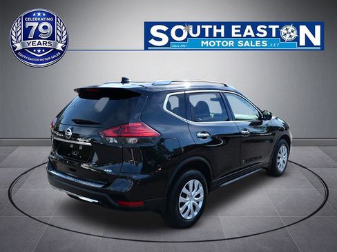 Used 2017 Nissan Rogue S w/ Appearance Package AWD/4WD image 6