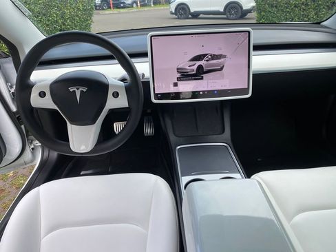 Used 2022 Tesla Model 3 Base image 12