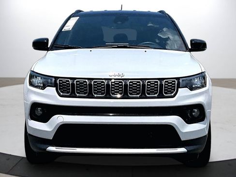 Certified 2025 Jeep Compass Limited AWD/4WD image 3