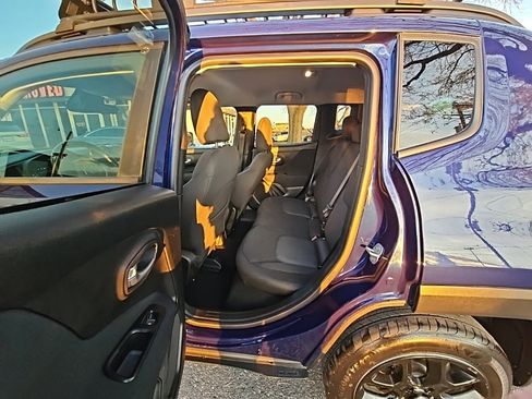 Used 2017 Jeep Renegade Latitude image 35