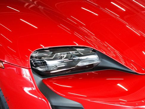 Used 2024 Porsche Taycan GTS image 31