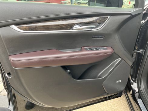 Used 2021 Cadillac XT6 Premium Luxury image 27