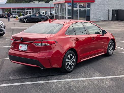 Certified 2020 Toyota Corolla LE image 4