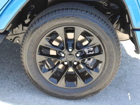 Used 2023 Jeep Wrangler Unlimited Sahara AWD/4WD image 6